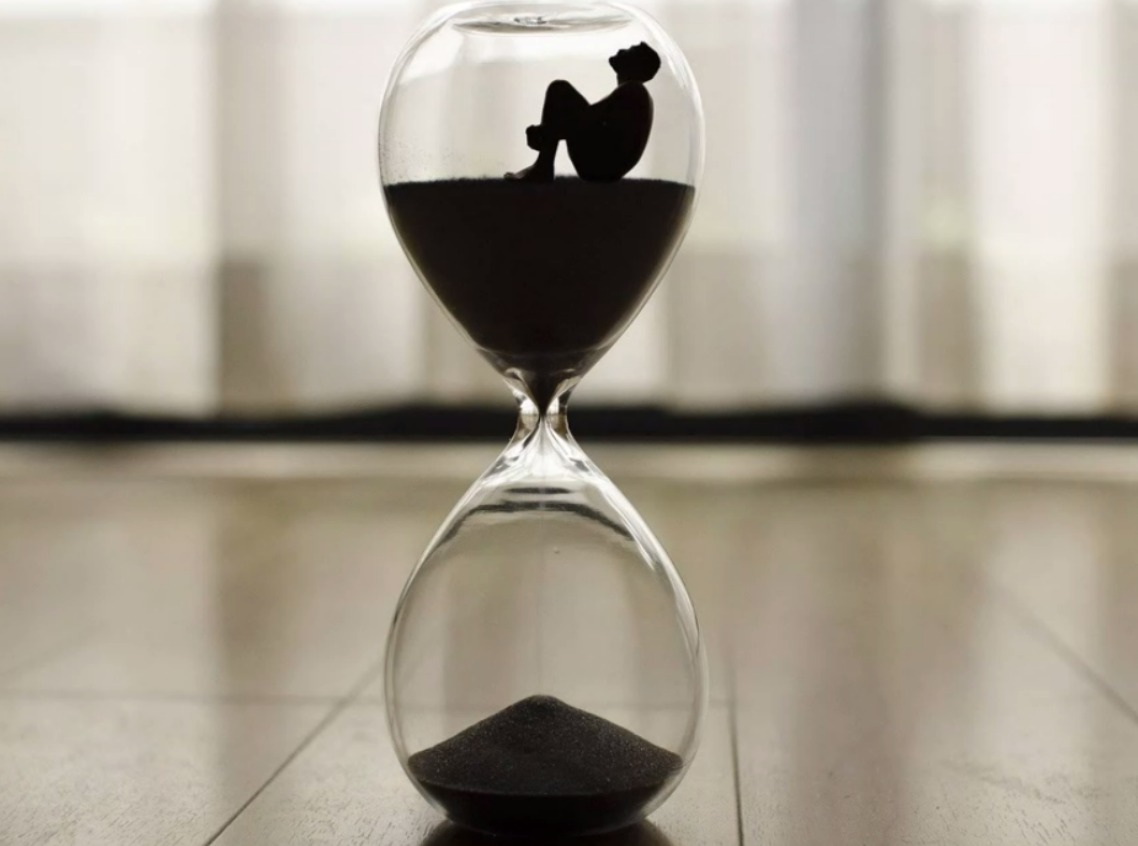 Rimandare decisioni: perché accade e come uscire dalla procrastinazione decisionale